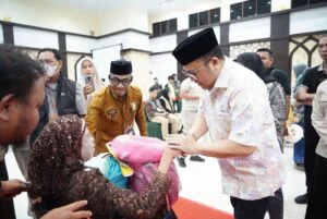 Malam Minggu, Darmawangsyah Muin Pilih Berbaur dengan Ratusan Jemaah Haji Asal Gowa
