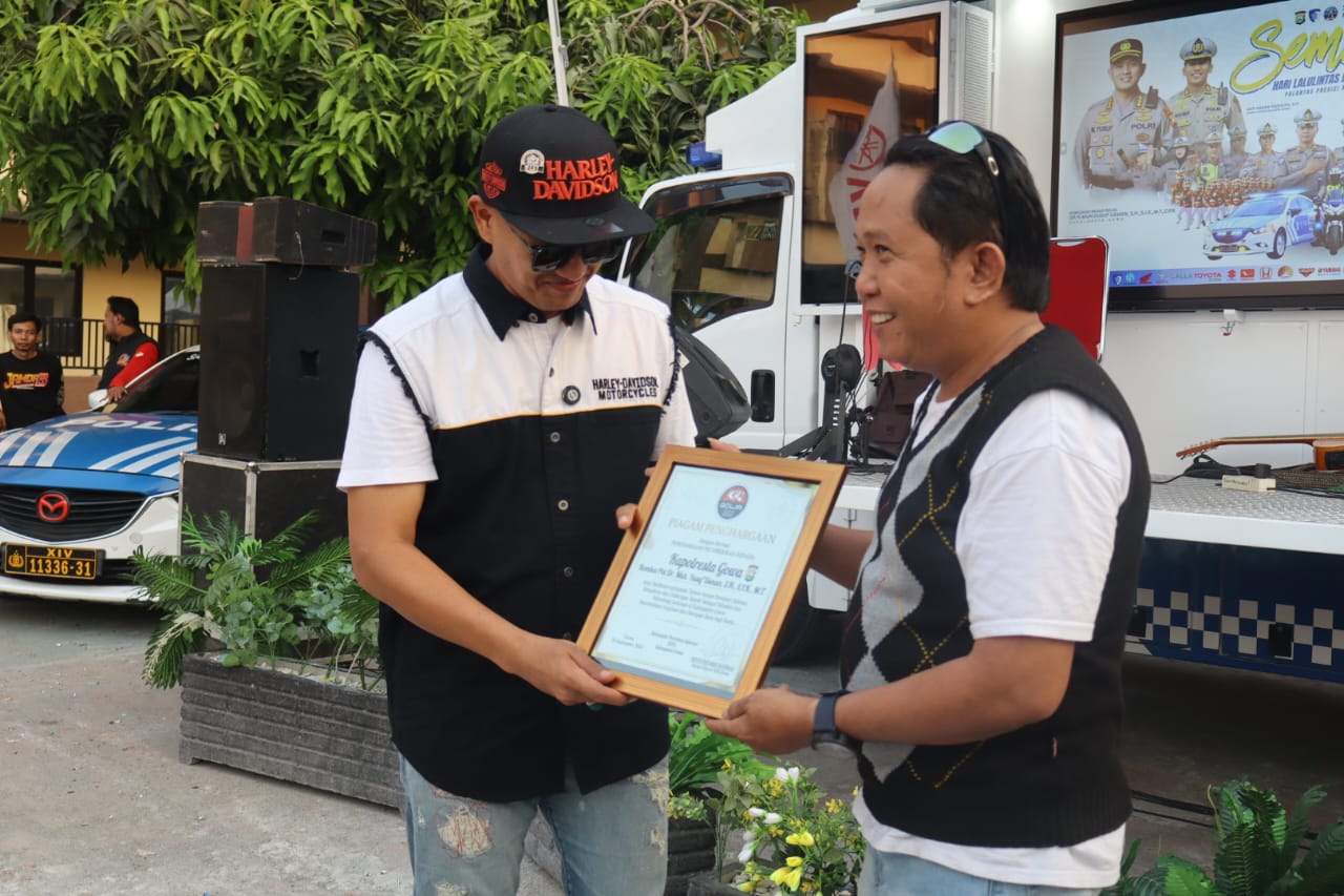 KPJ Gowa Anugerahi Kapolresta Penghargaan, Dinilai Jadi Sahabat Seniman Jalanan