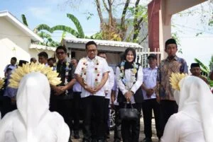 Bersama Ketua TP PKK Gowa, Wakil Bupati Resmikan Masjid Nurul Ilmi SMAN 10