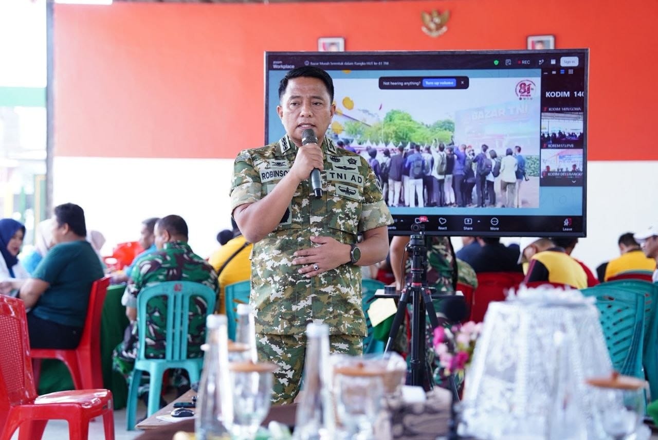 HUT TNI ke-81, Kodim 1409/Gowa Gelar Bazar Murah dan Bakti Kesehatan, 72 Kantong Darah Terkumpul