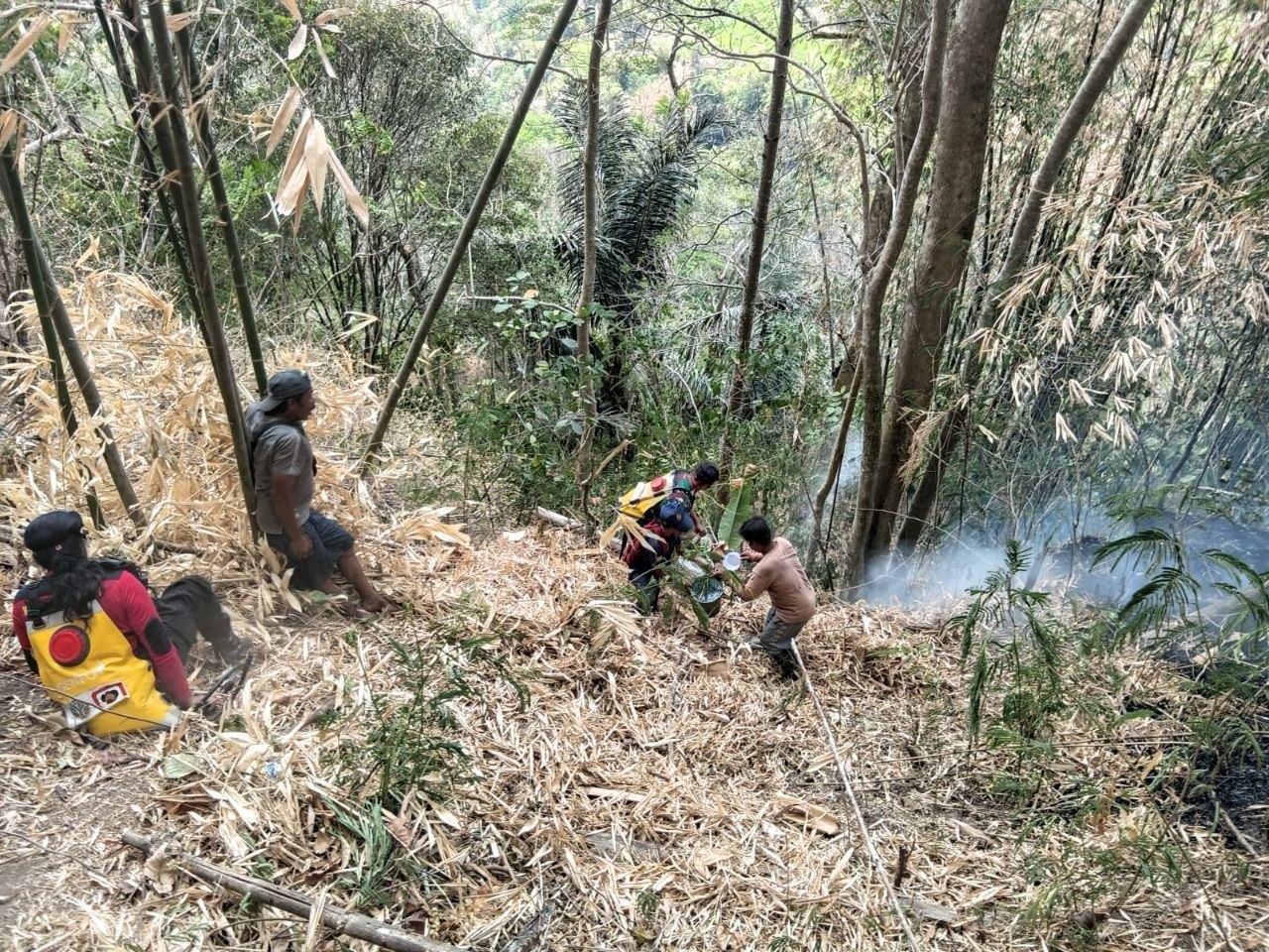 Api Lahap 2 Hektare Lahan di Malino, TNI-Polri dan Warga Berjibaku hingga 5 Jam